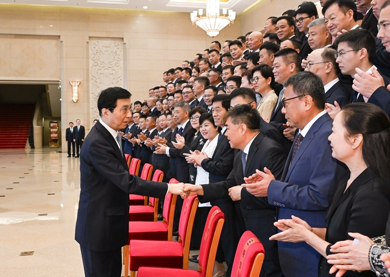 揚(yáng)子江藥業(yè)集團(tuán)董事長徐浩宇獲“優(yōu)秀中國特色社會(huì)主義事業(yè)建設(shè)者”稱號(hào)